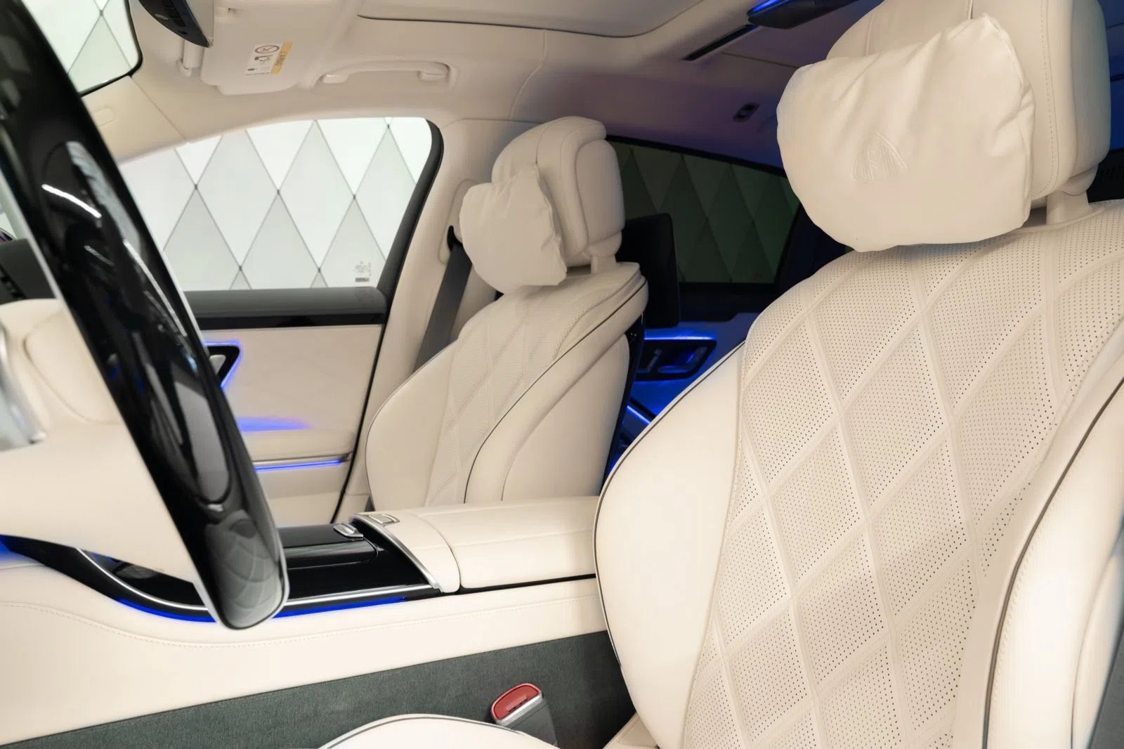 2022 Mercedes-Maybach S 680 interior, seats, Beige, Full leather
