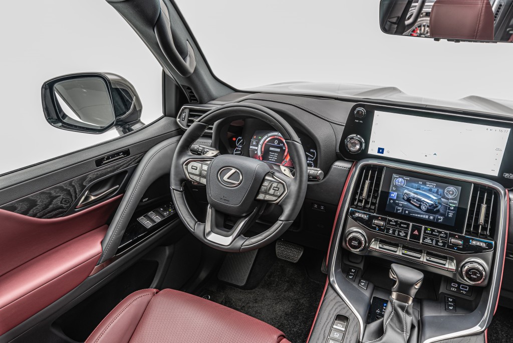 2022 Lexus LX 500 d Luxury, 5/17