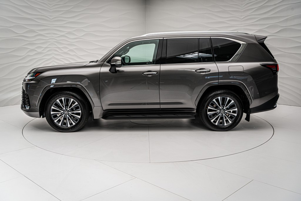 2022 Lexus LX 500 d Luxury, 15/17
