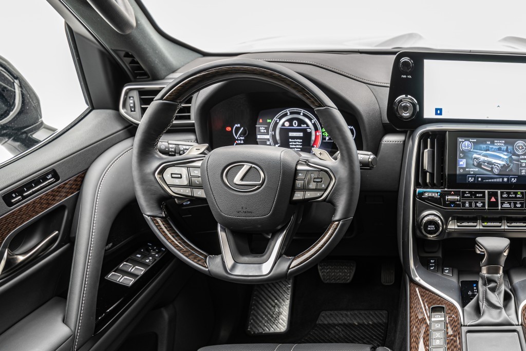 2022 Lexus LX 600 Ultra Luxury, 23/41