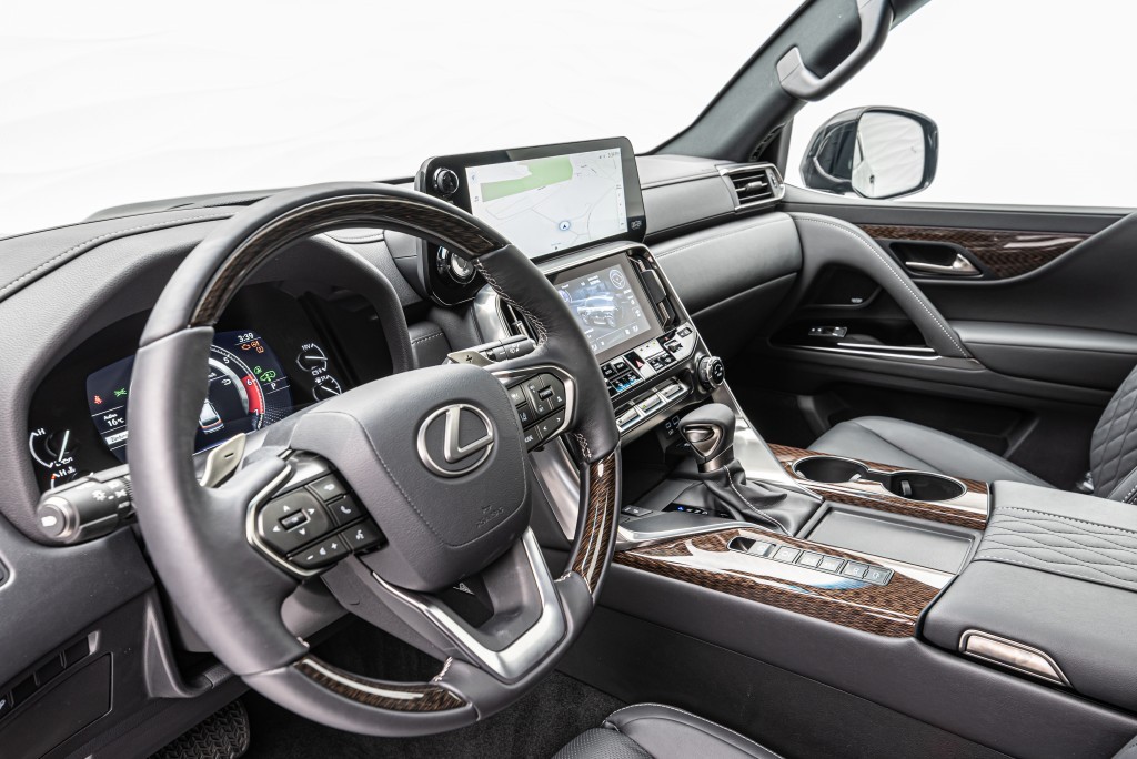 2022 Lexus LX 600 Ultra Luxury, 28/41