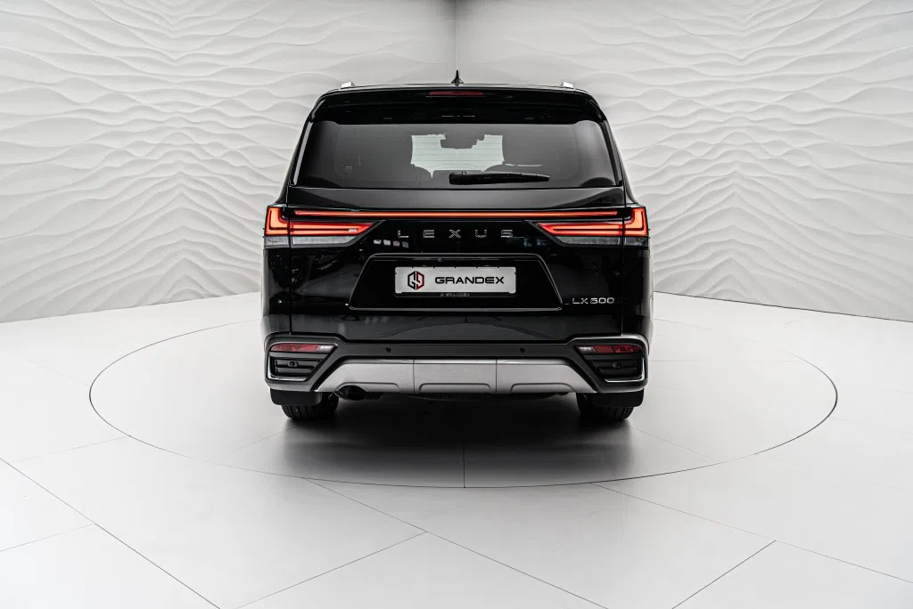 2022 Lexus LX 600 Ultra Luxury, rear three-quarter view