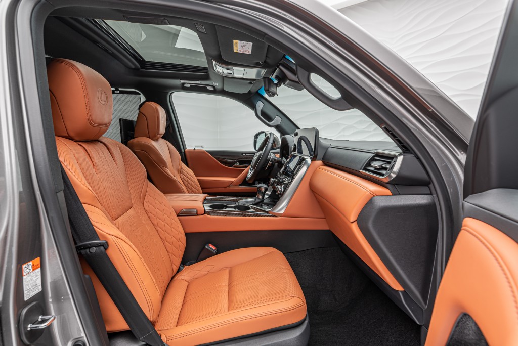 2022 Lexus LX 600 Ultra Luxury, 9/41