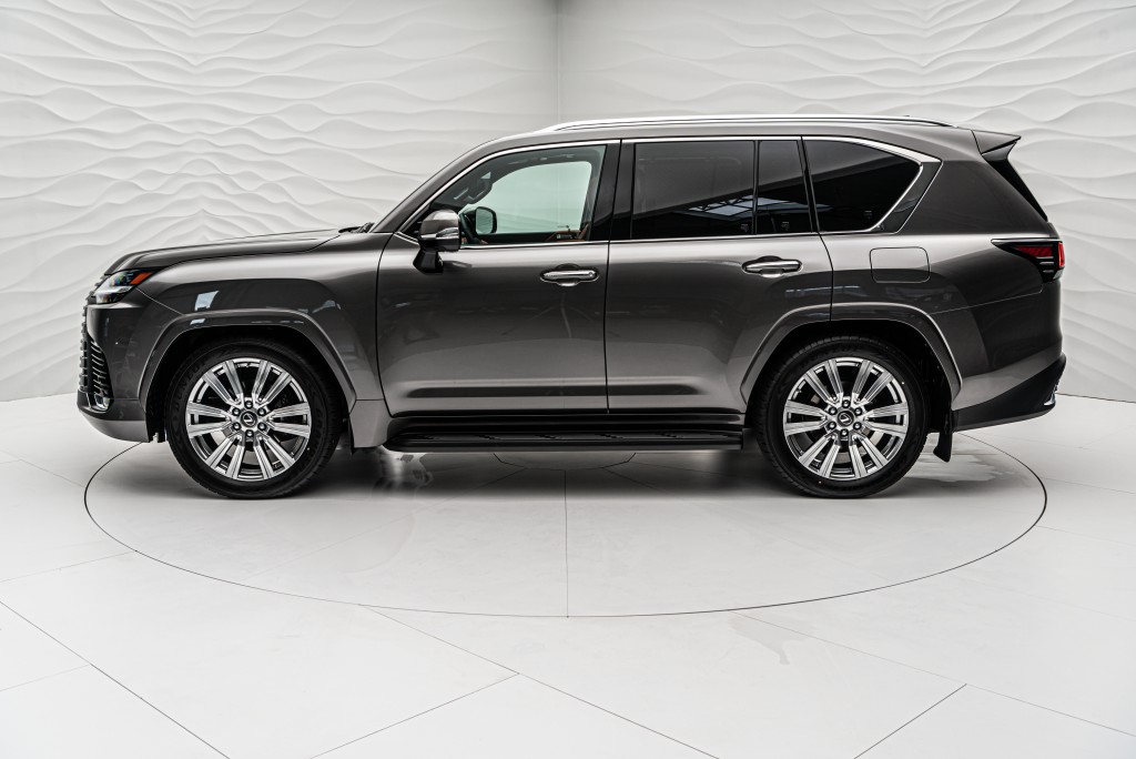 2022 Lexus LX 600 Ultra Luxury, 17/41