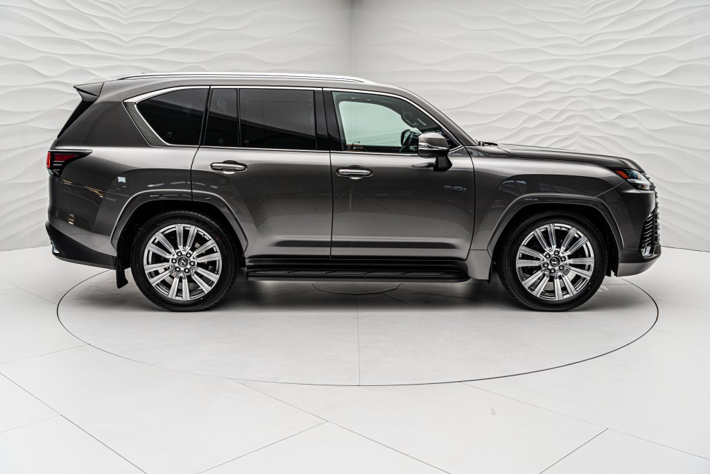 2022 Lexus LX 600 Ultra Luxury, 18/41