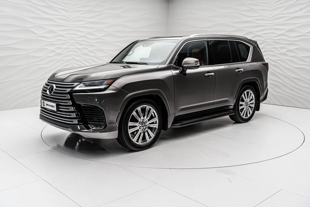 2022 Lexus LX 600 Ultra Luxury for sale, front three-quarter view