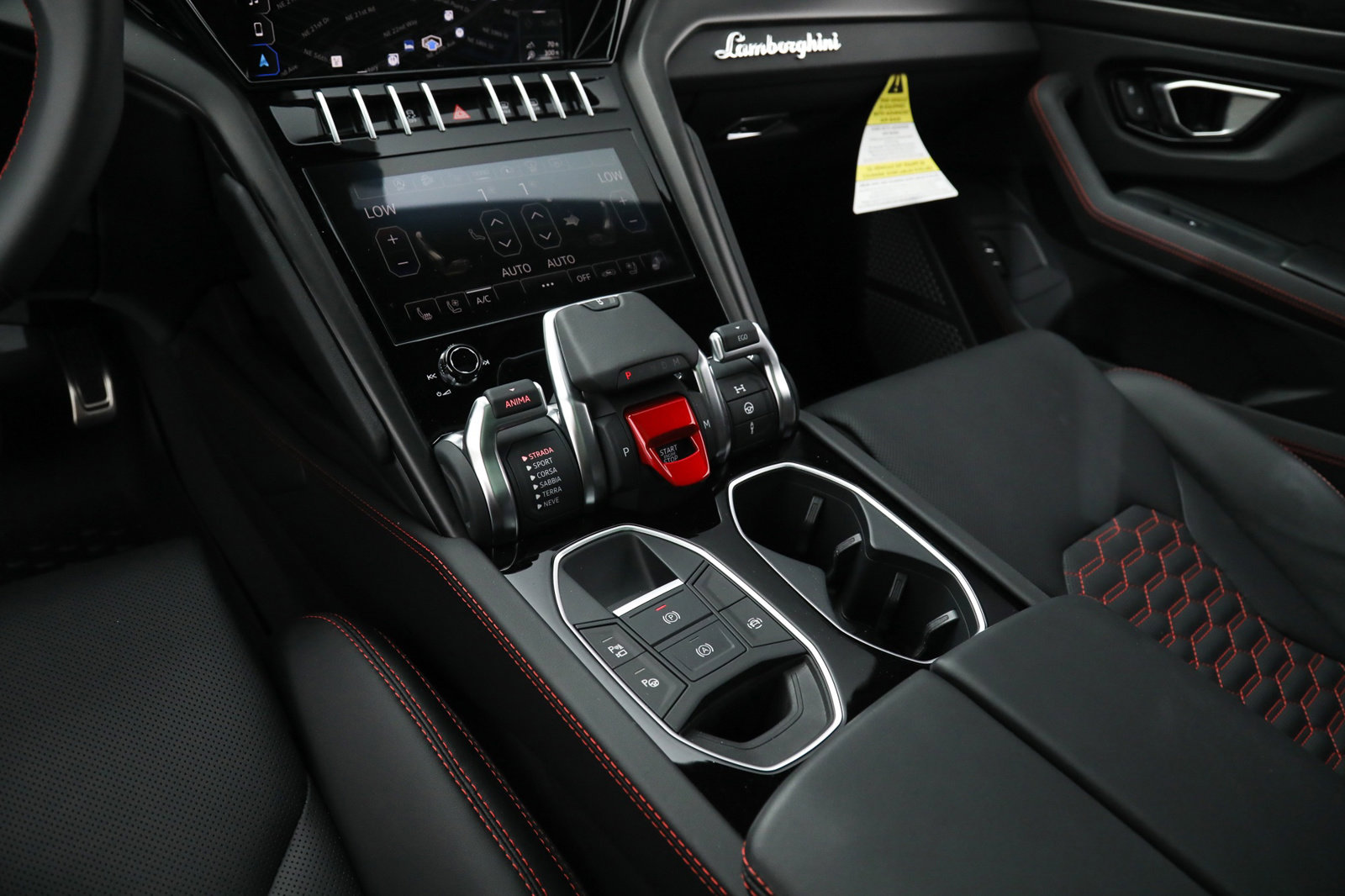 2022 LAMBORGHINI URUS, 12/22