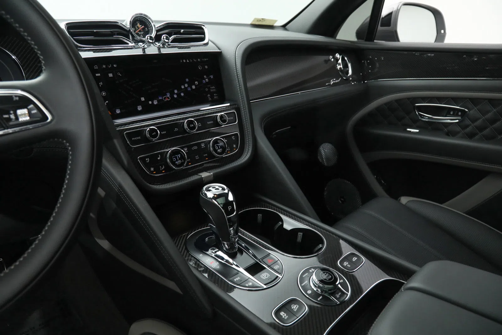 2022 Bentley Bentayga Speed interior, center console