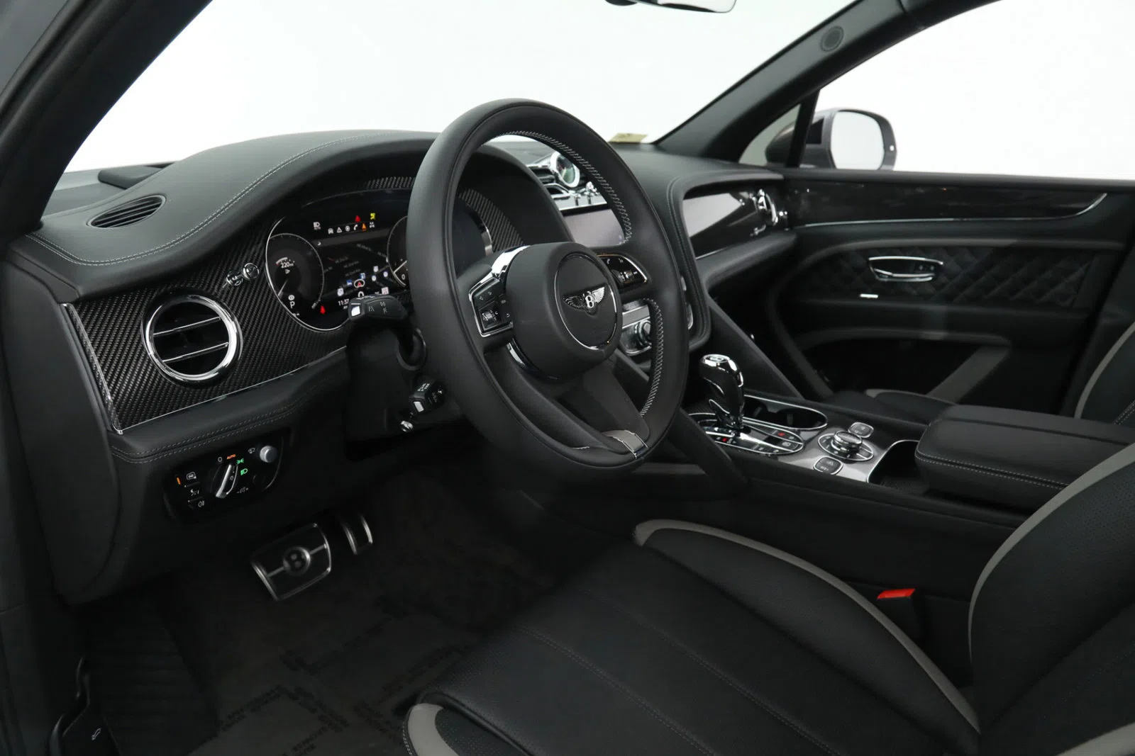 2022 Bentley Bentayga Speed interior, dashboard