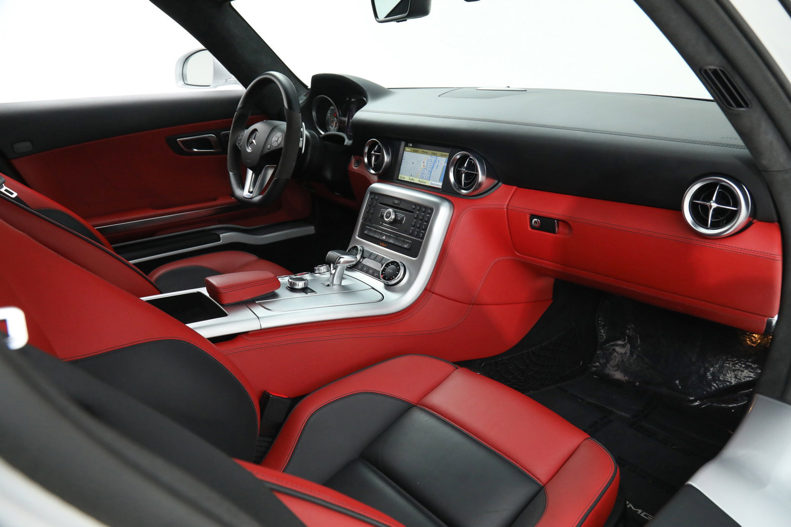 2011 MERCEDES-BENZ SLS AMG, 3/21