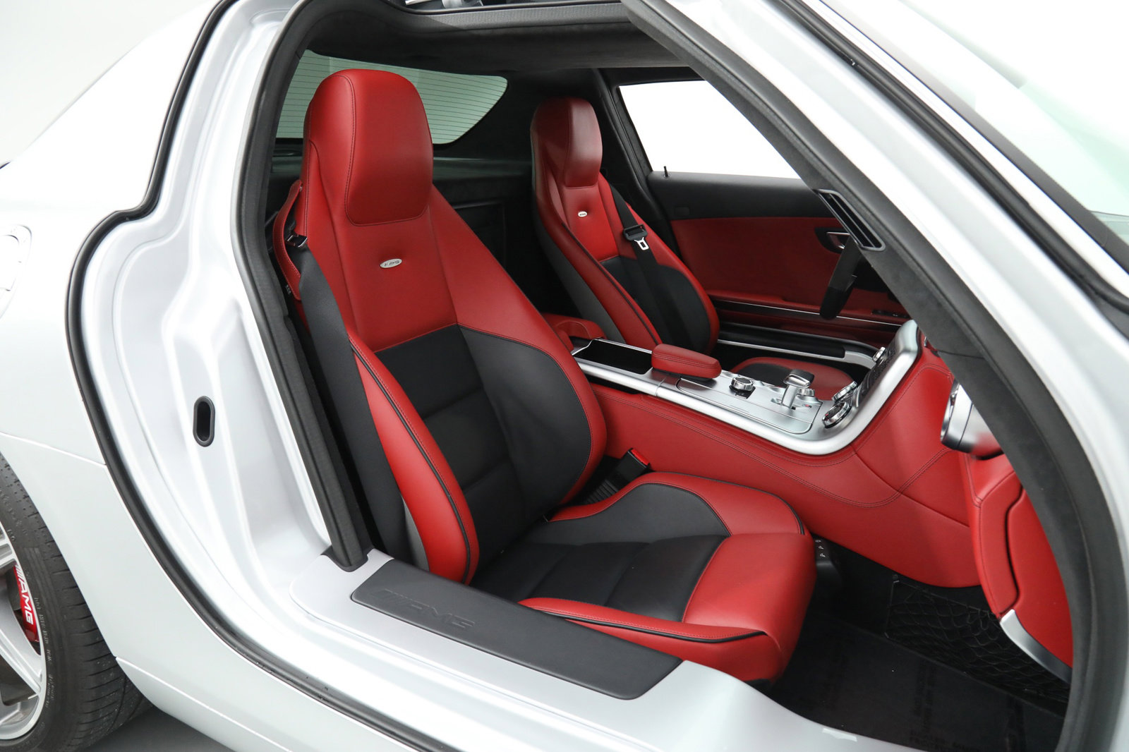 2011 MERCEDES-BENZ SLS AMG, 11/21