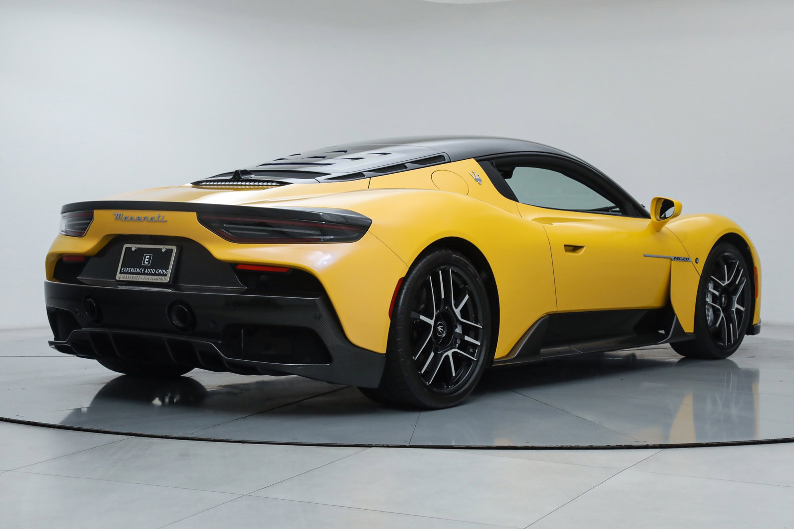 2022 MASERATI MC20, 2/20