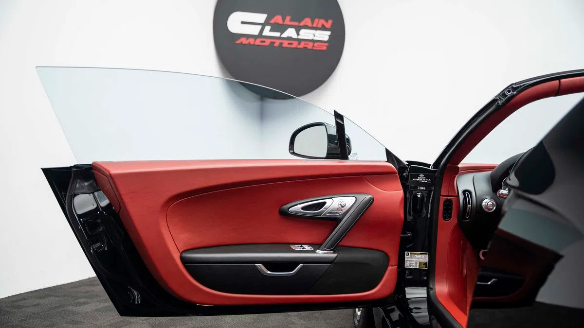 2011 Bugatti Veyron Grand Sport interior, door panel, Red Leather