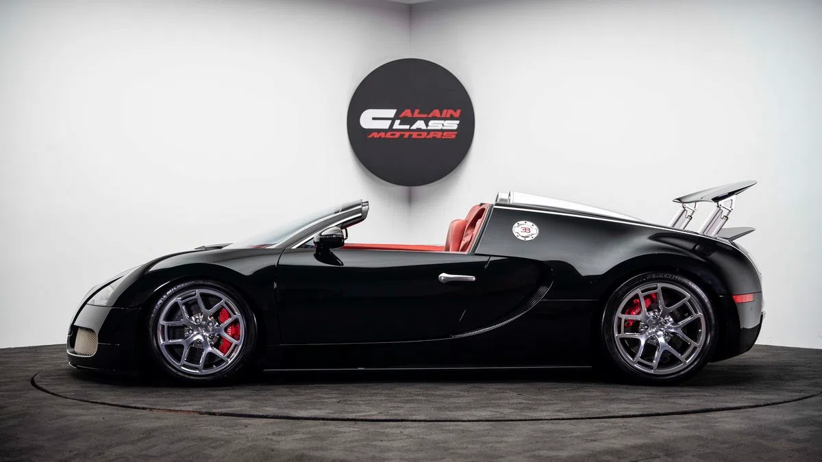 2011 Bugatti Veyron Grand Sport, side profile, Black