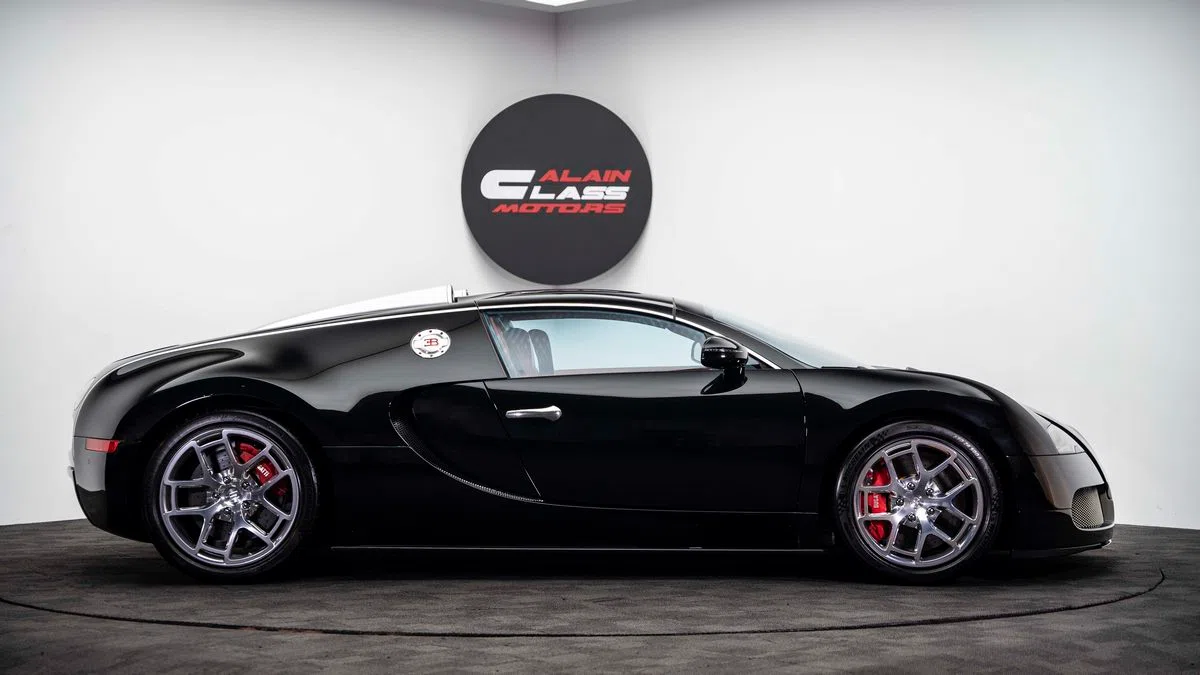 2011 Bugatti Veyron Grand Sport, side profile, Black