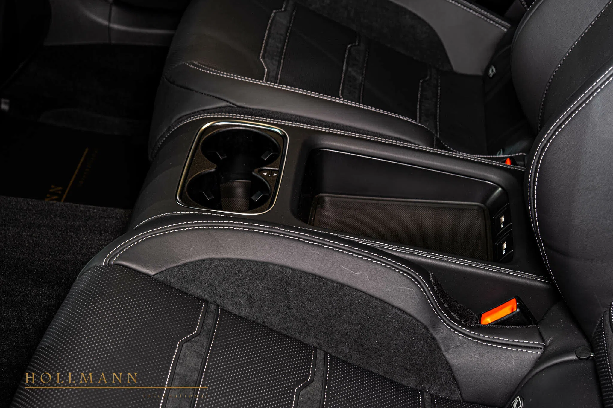 2022 Mercedes-Benz AMG GT 63 S E PERFORMANCE interior, Black+Anthracite