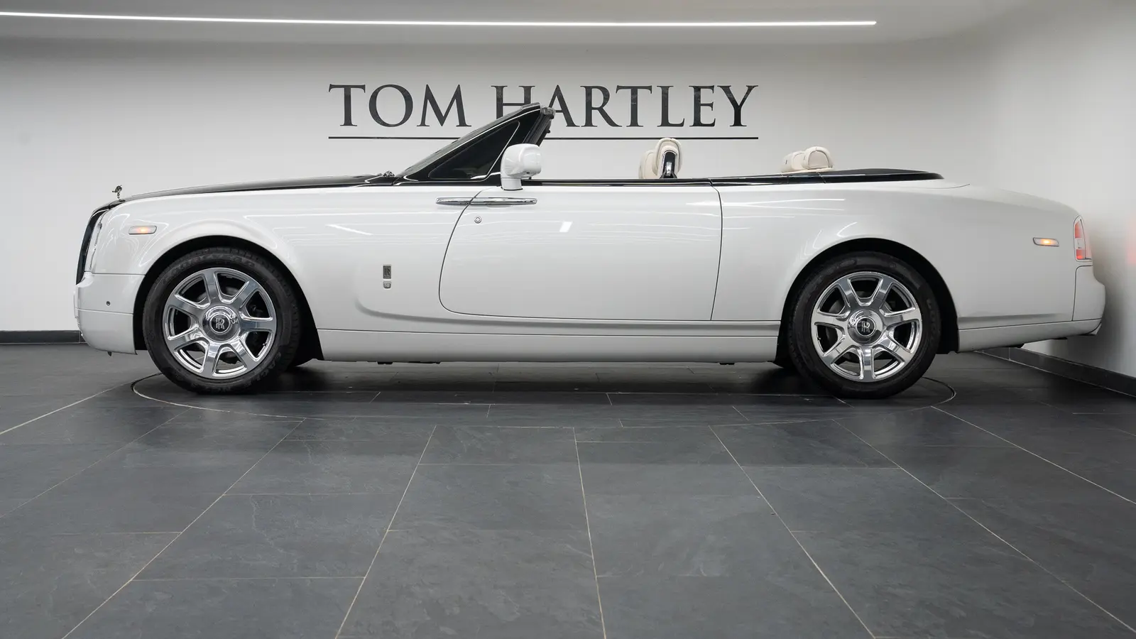 2016 Rolls-Royce Phantom Drophead Coupé Series II, 4/20