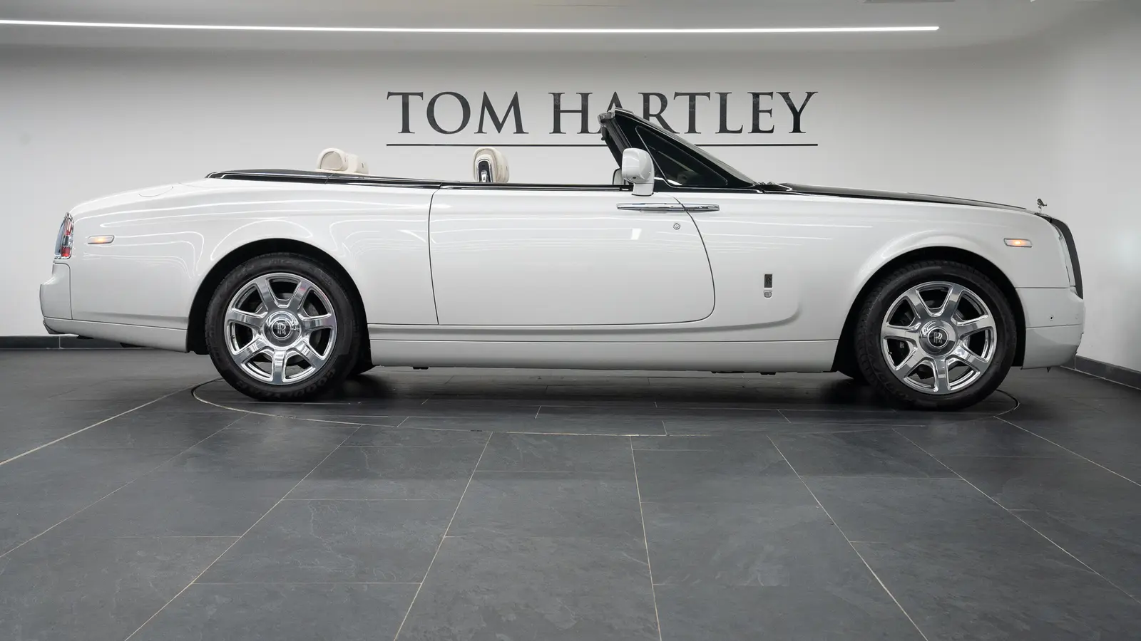 2016 Rolls-Royce Phantom Drophead Coupé Series II, 8/20