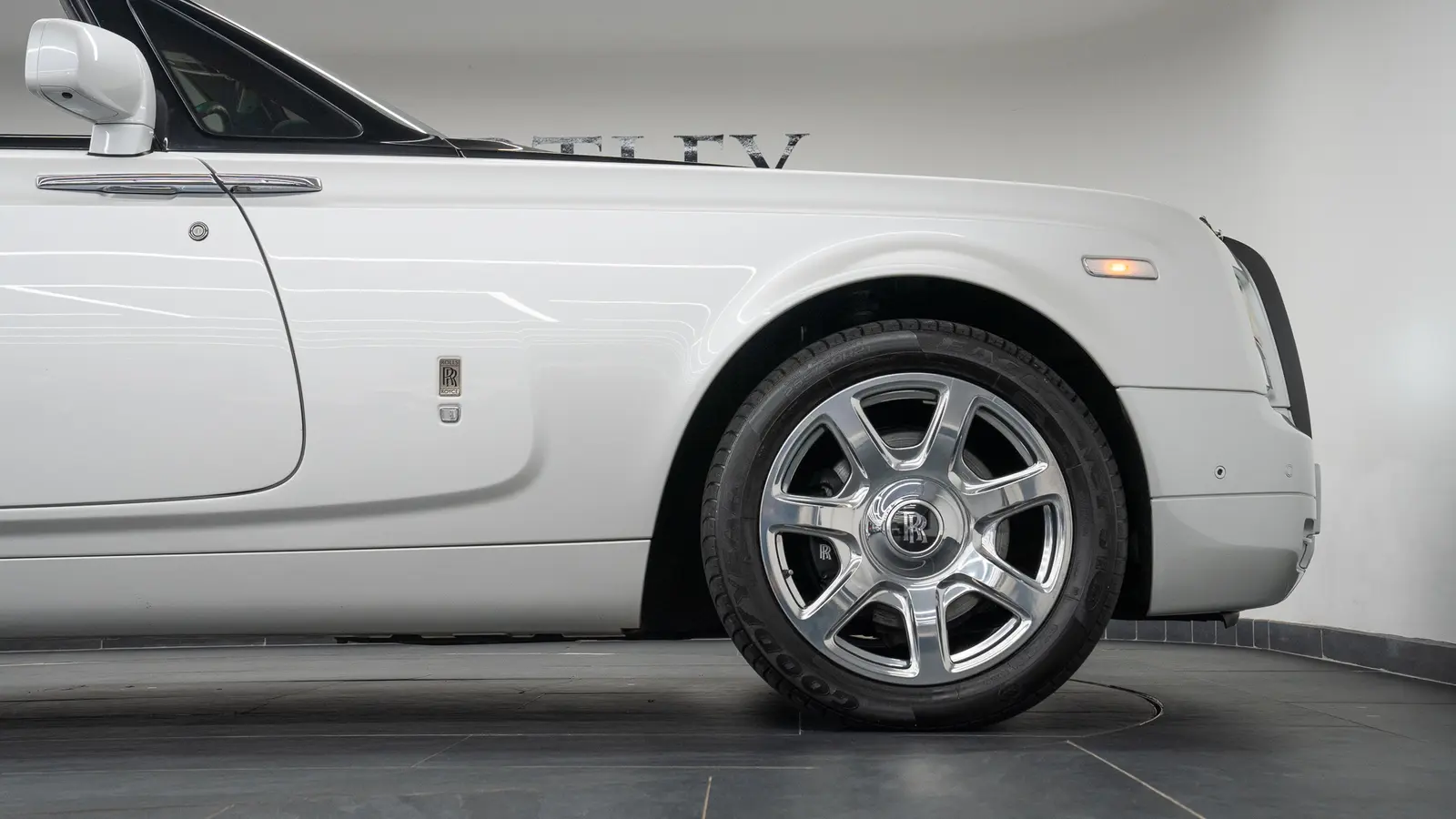 2016 Rolls-Royce Phantom Drophead Coupé Series II, 9/20