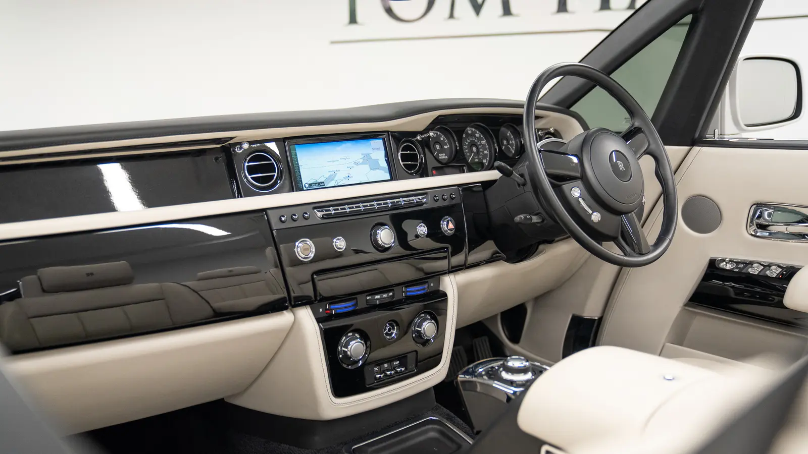 2016 Rolls-Royce Phantom Drophead Coupé Series II, 16/20