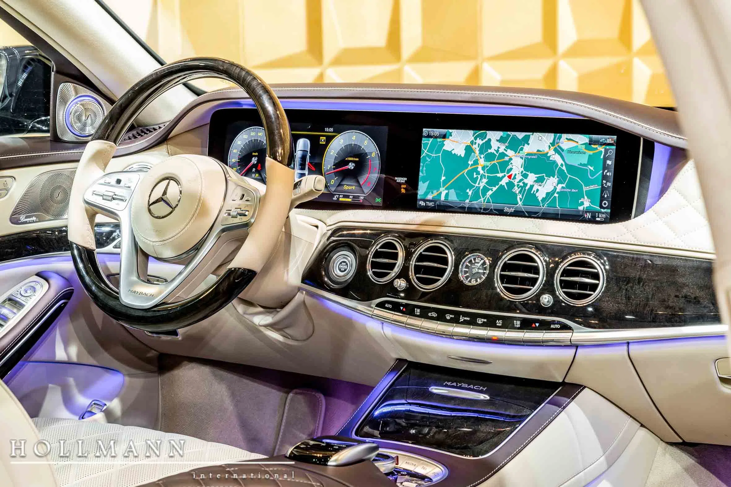 2018 Mercedes-Maybach S 560 4M interior, dashboard