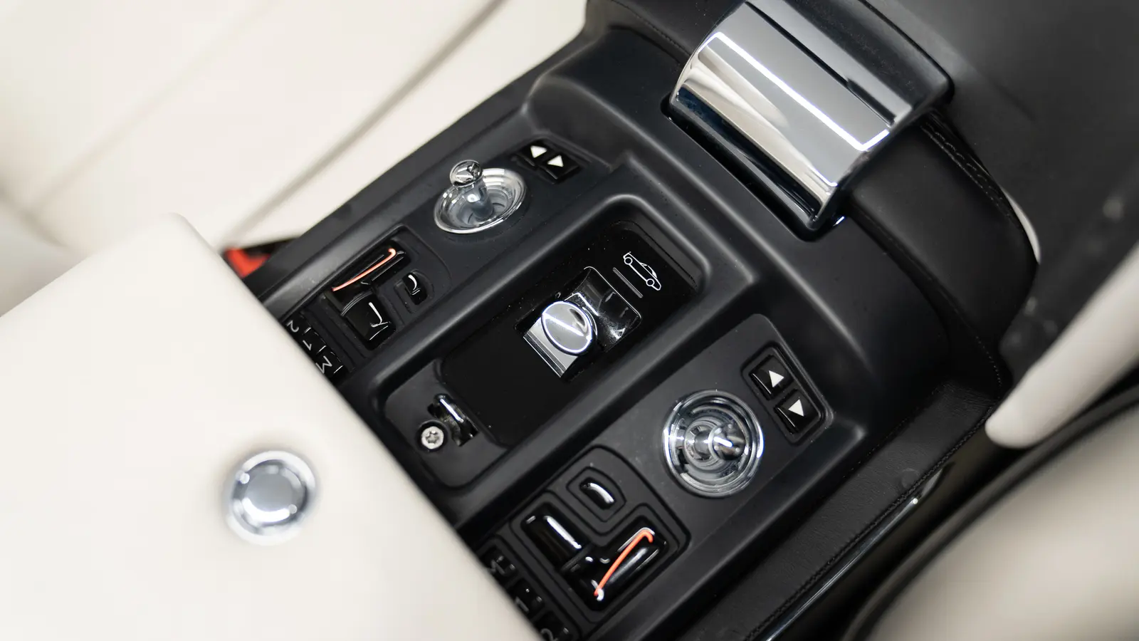 2016 Rolls-Royce Phantom Drophead Coupé Series II, 20/20
