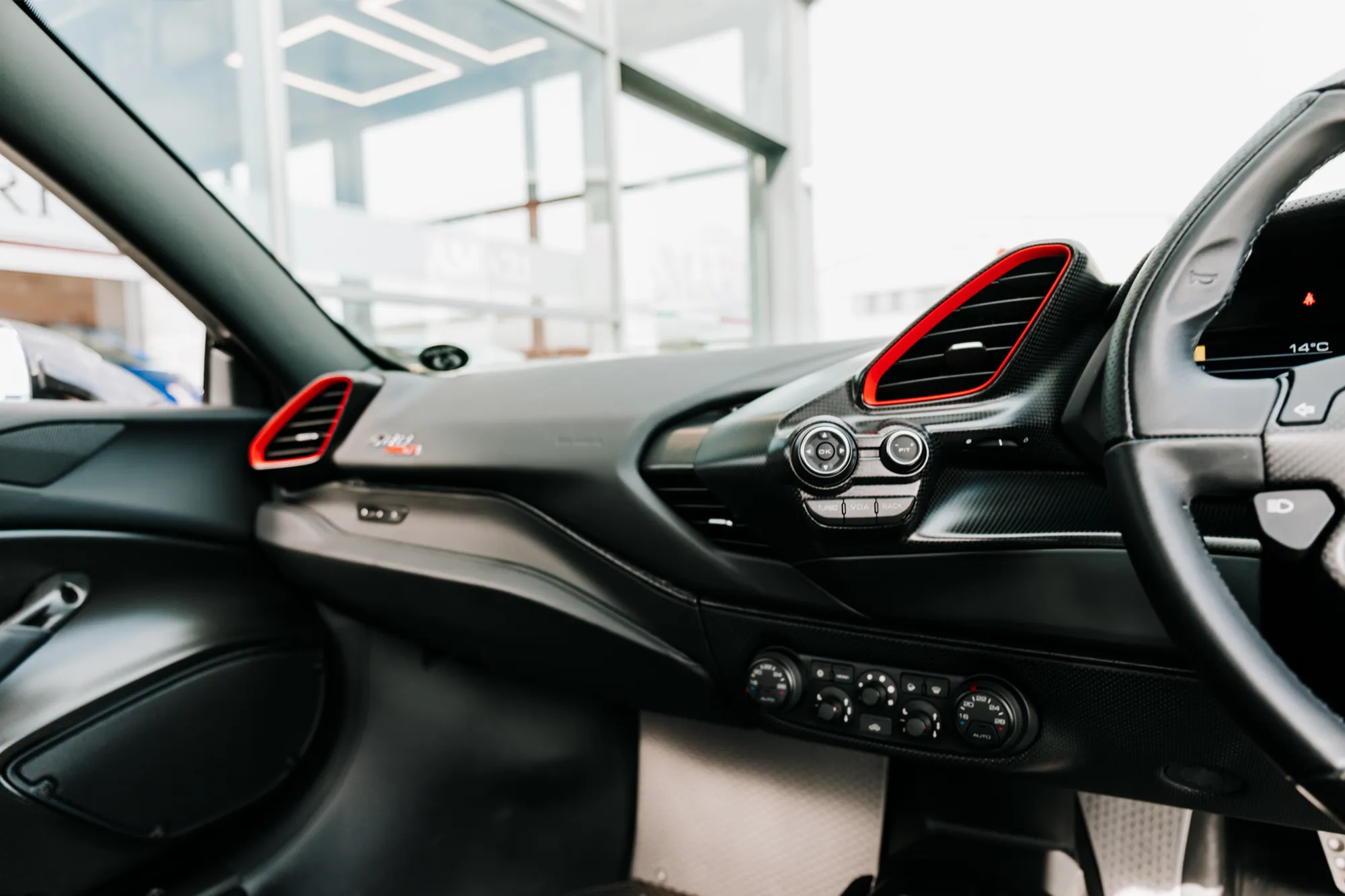 2020 Ferrari 488 Pista, 18/20