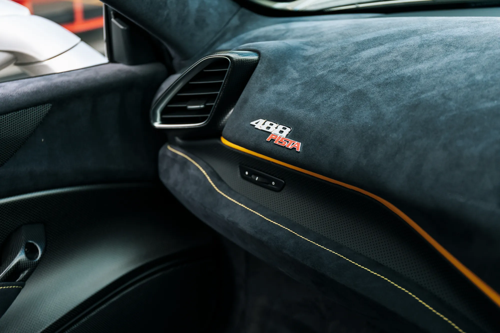 2020 Ferrari 488 Pista, 19/20