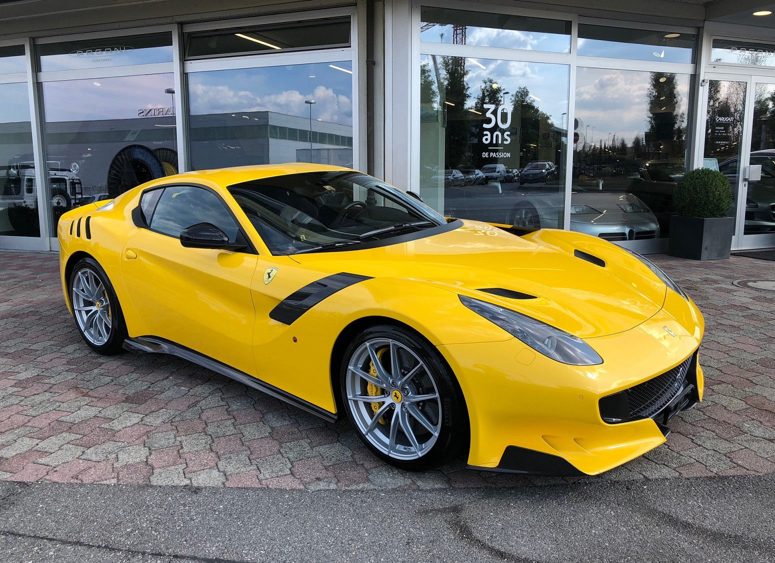 2016 Ferrari F12 TDF, 13/13