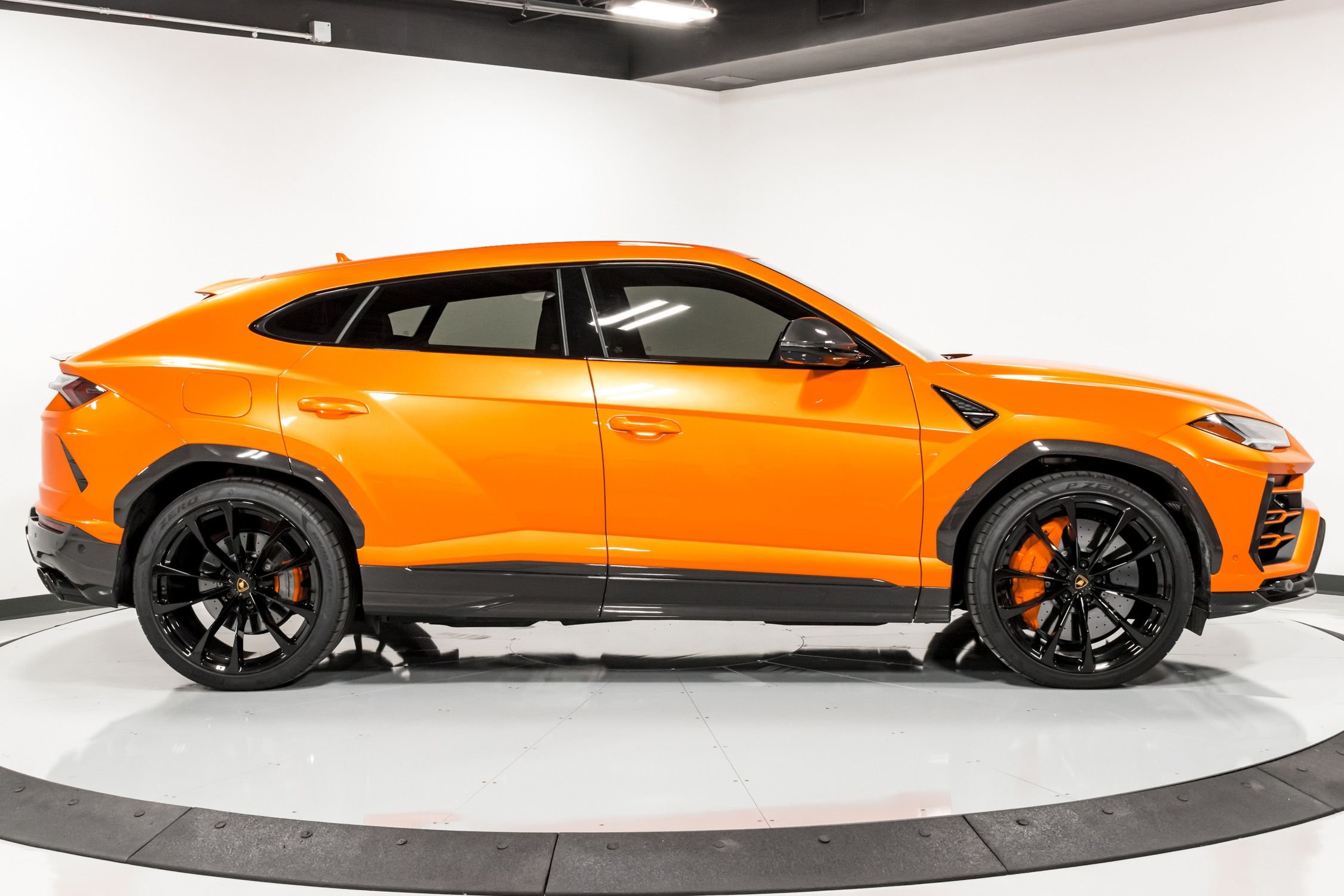 2022 Lamborghini Urus, 2/20