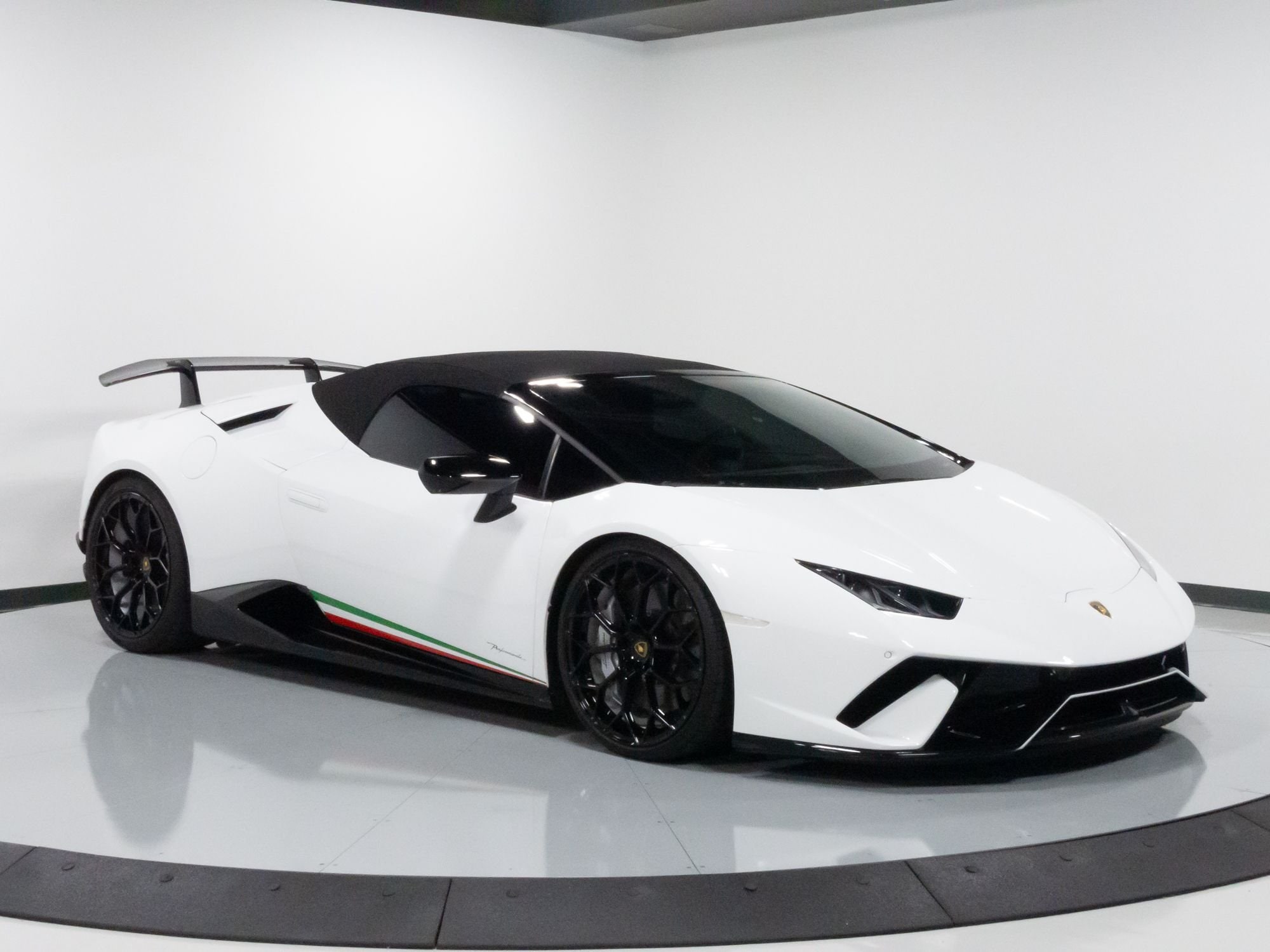 2019 Lamborghini Huracan Performante Spyder, 2/20