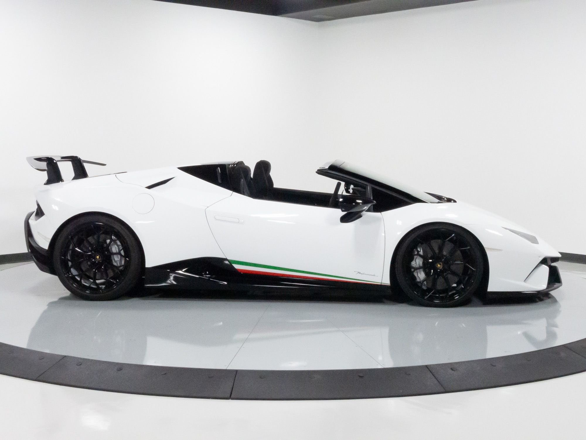 2019 Lamborghini Huracan Performante Spyder, 4/20