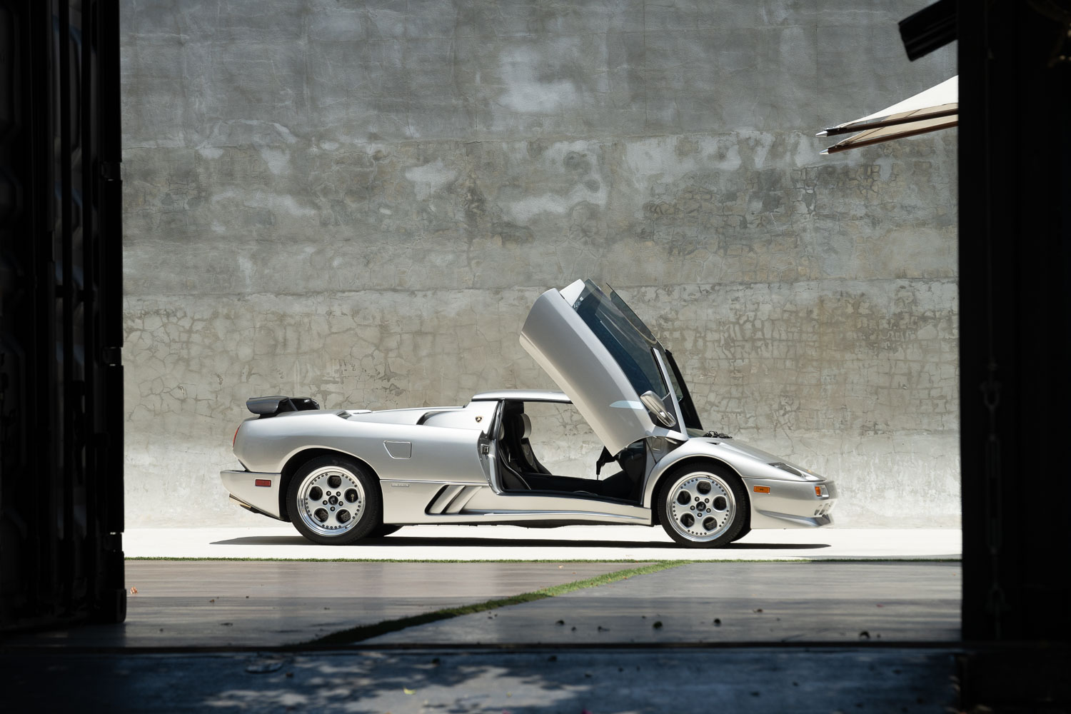 1999 LAMBORGHINI DIABLO ROADSTER MILLENNIUM EDITION, 3/20