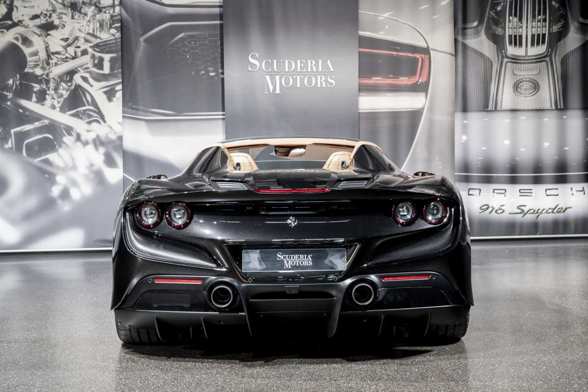 2022 FERRARI F8 SPIDER, 10/19