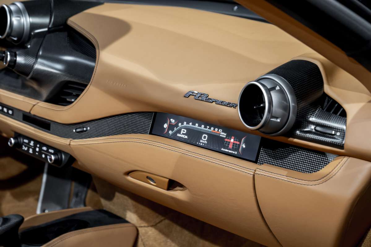 2022 FERRARI F8 SPIDER, 16/19