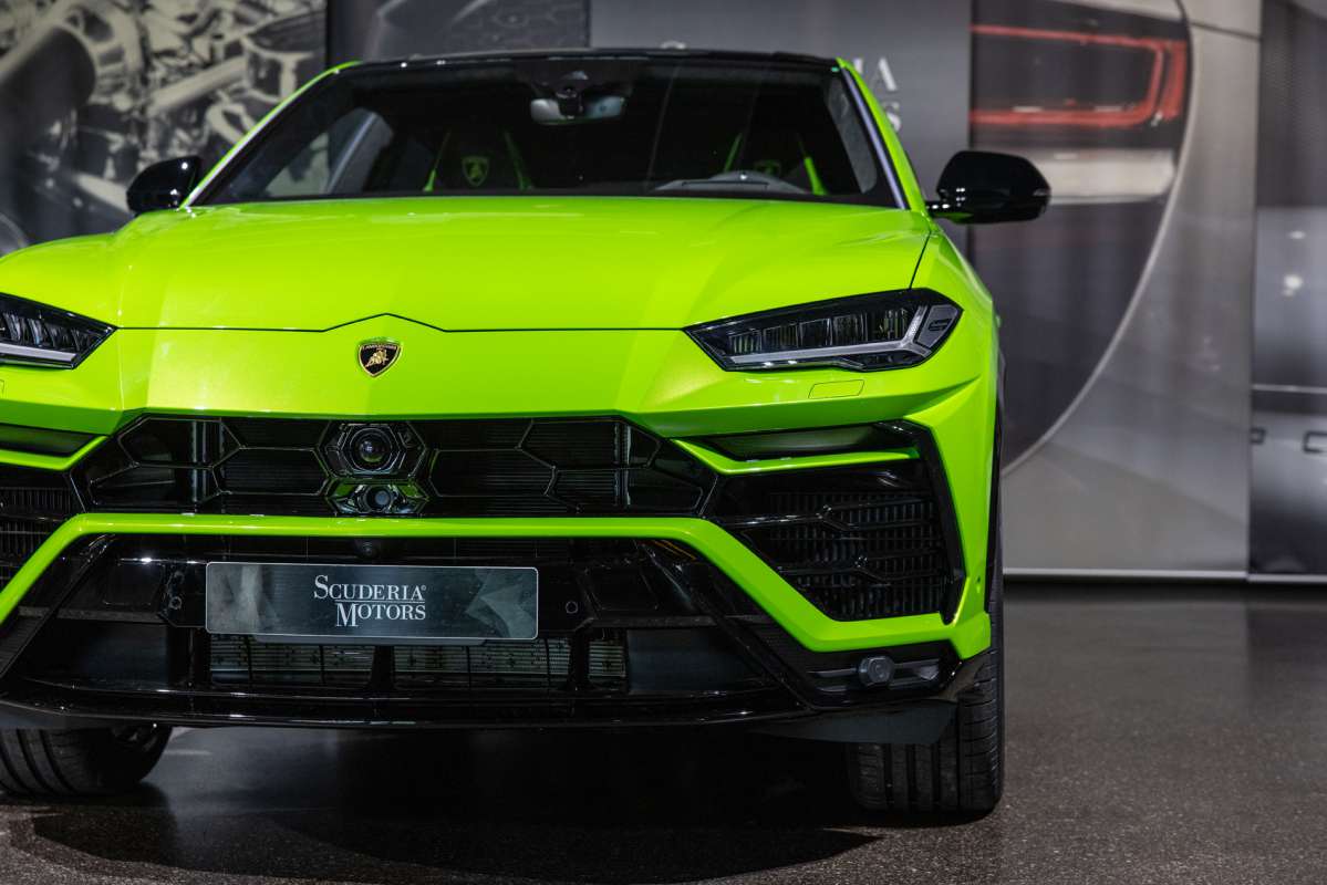 2022 LAMBORGHINI URUS PEARL CAPSULE, 3/19
