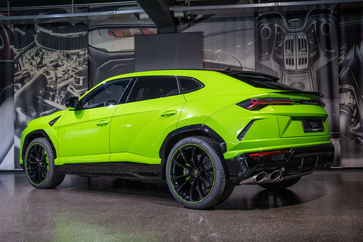 2022 LAMBORGHINI URUS PEARL CAPSULE, 8/19