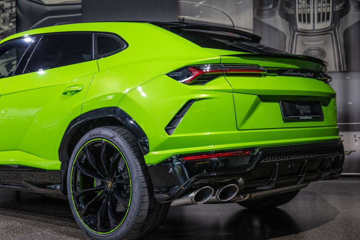 2022 LAMBORGHINI URUS PEARL CAPSULE, 9/19