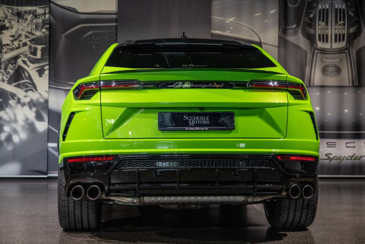 2022 LAMBORGHINI URUS PEARL CAPSULE, 10/19