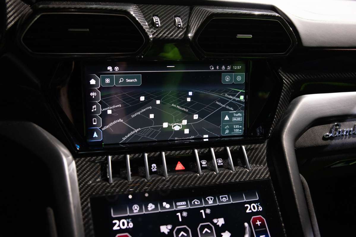 2022 LAMBORGHINI URUS PEARL CAPSULE, 15/19