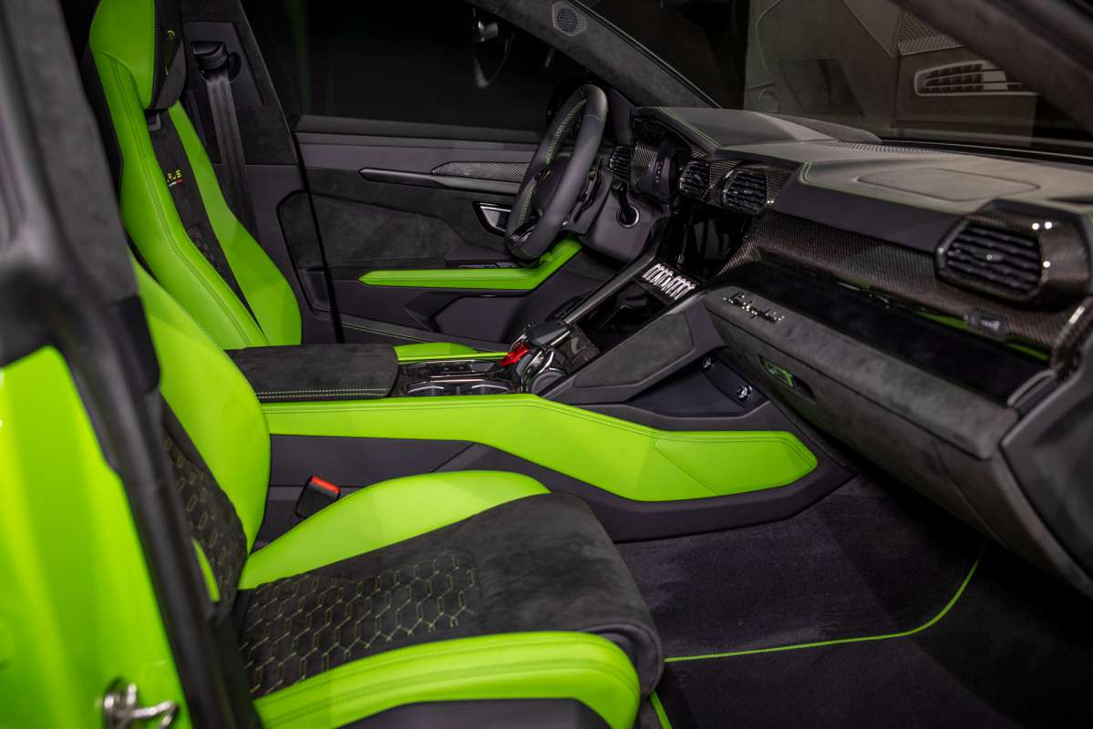 2022 LAMBORGHINI URUS PEARL CAPSULE, 17/19
