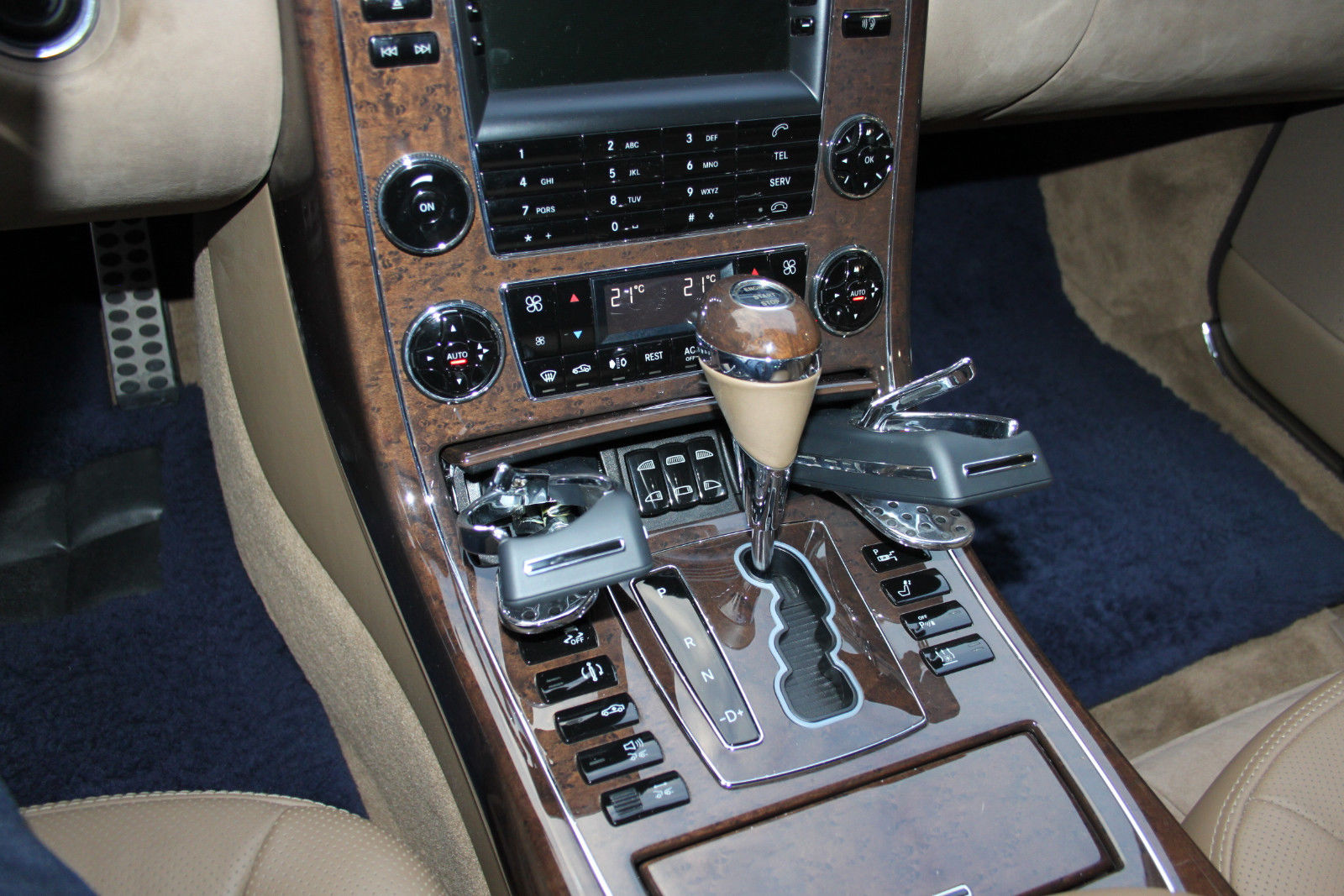 2010 Maybach 62, 8/14
