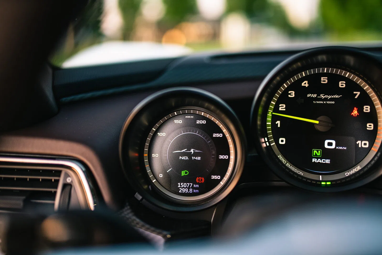 2015 Porsche 918 Spyder Weissach interior