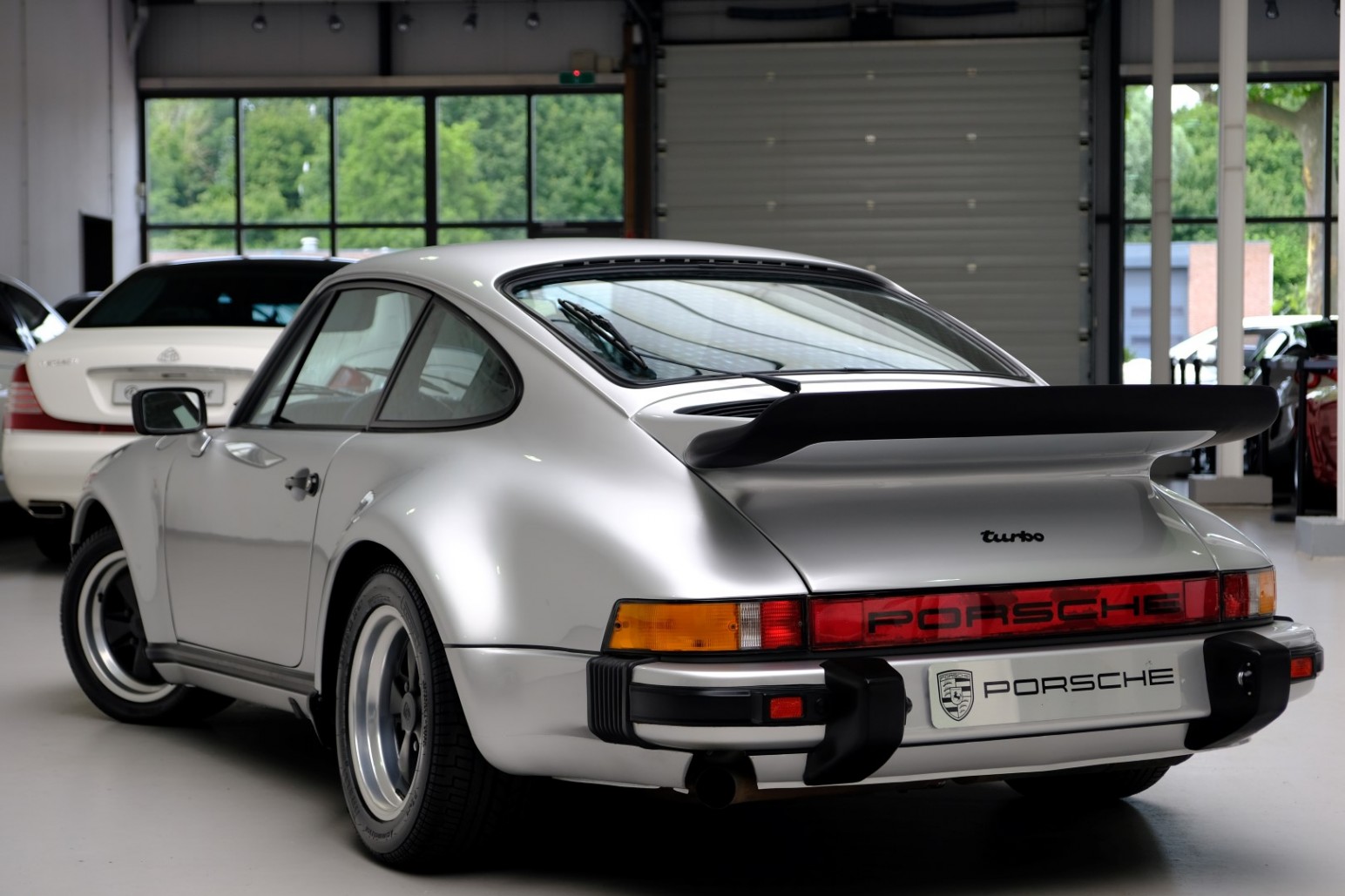1975 Porsche 911, 10/19