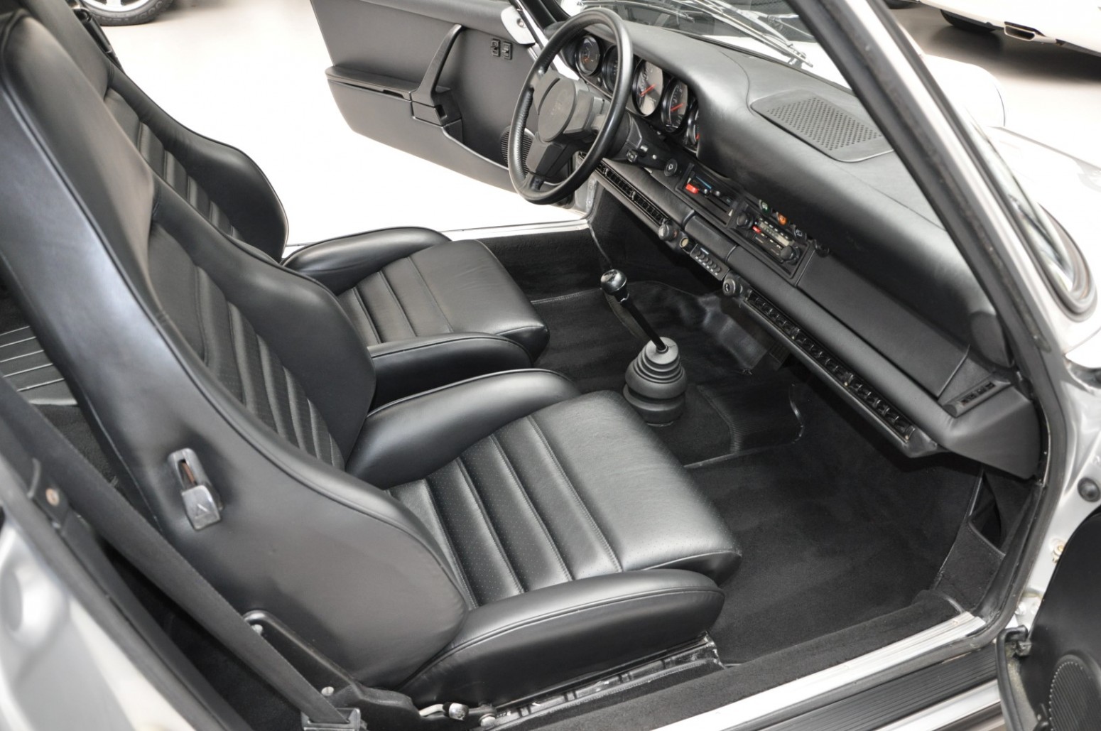 1975 Porsche 911, 11/19