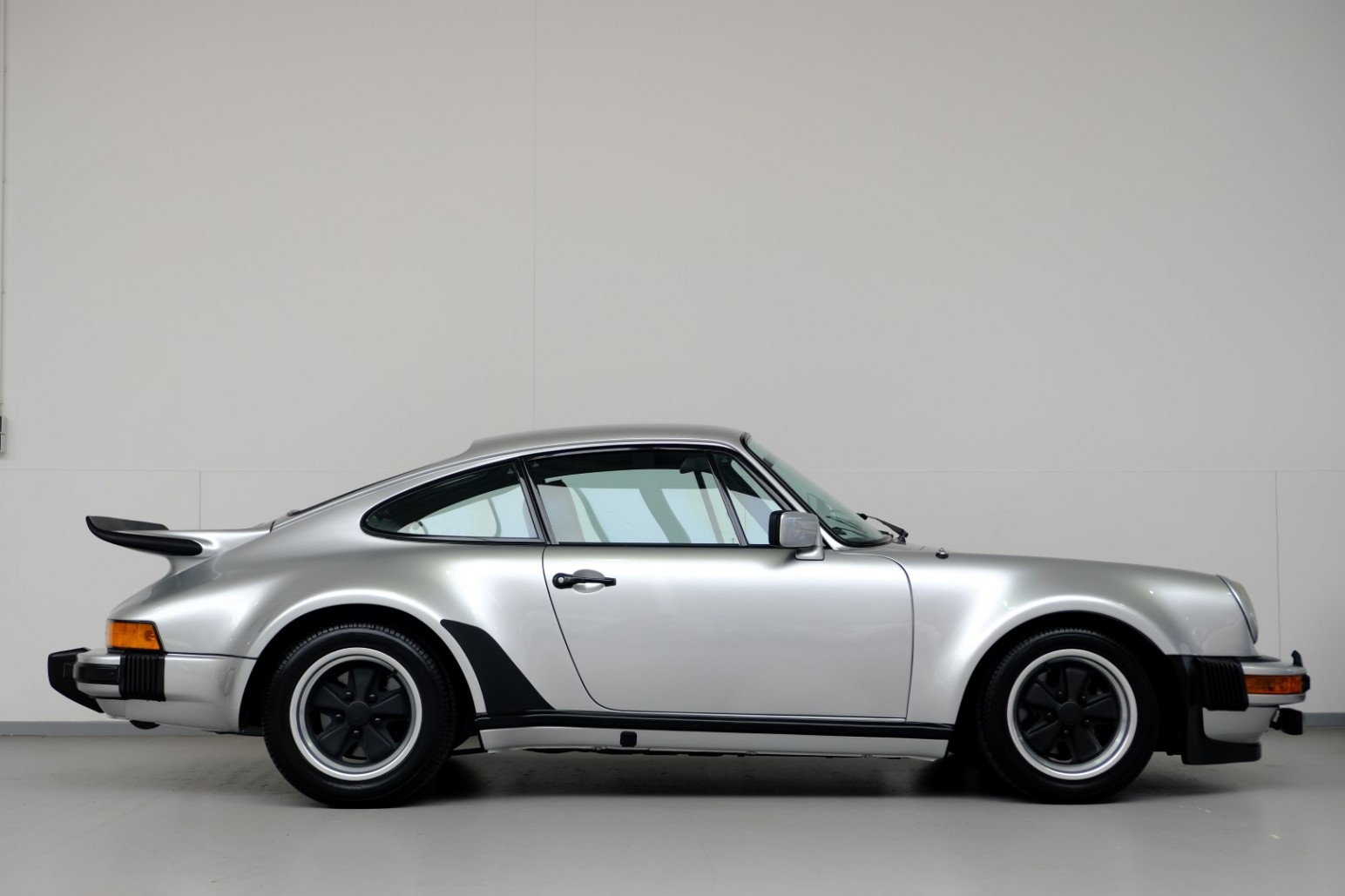 1975 Porsche 911, 14/19
