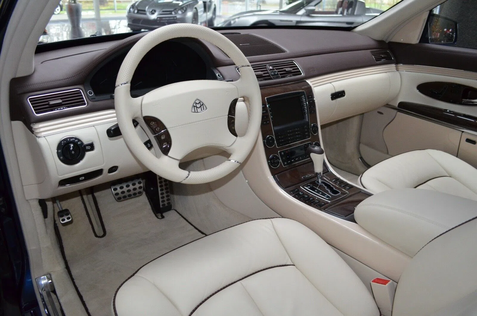 2010 Maybach 57 S interior, Beige
