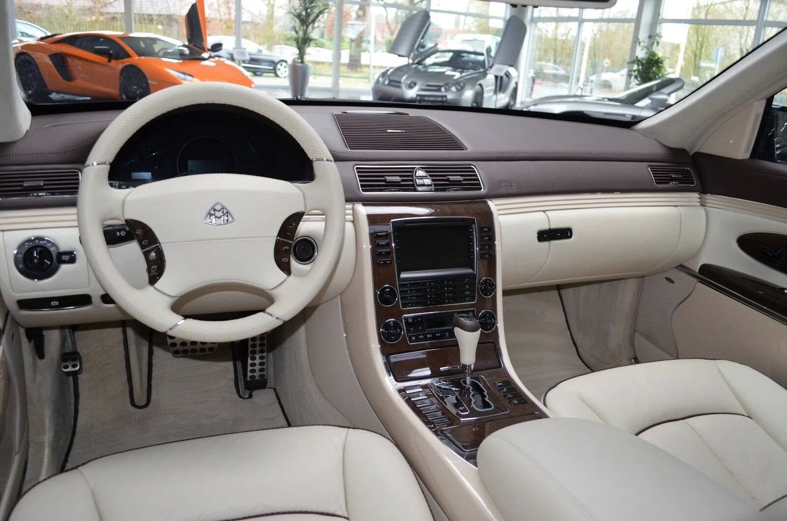 2010 Maybach 57 S interior, dashboard, Beige