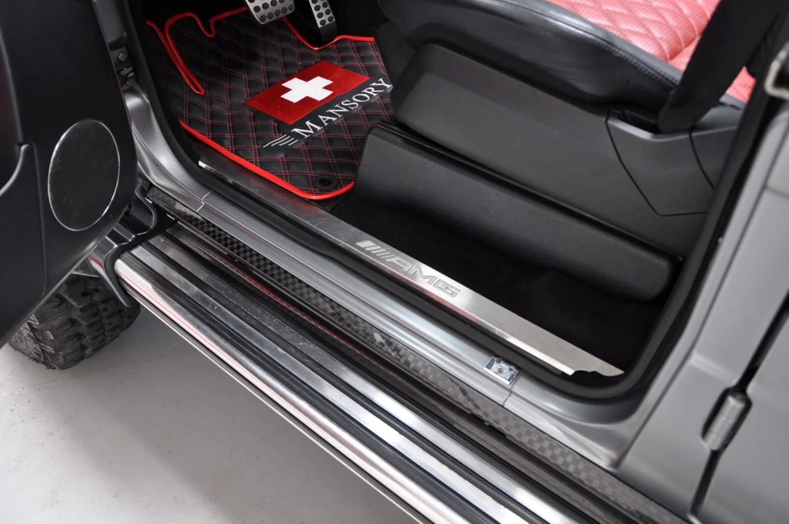 2013 Mansory G-Class Gronos 6x6 interior, door sill