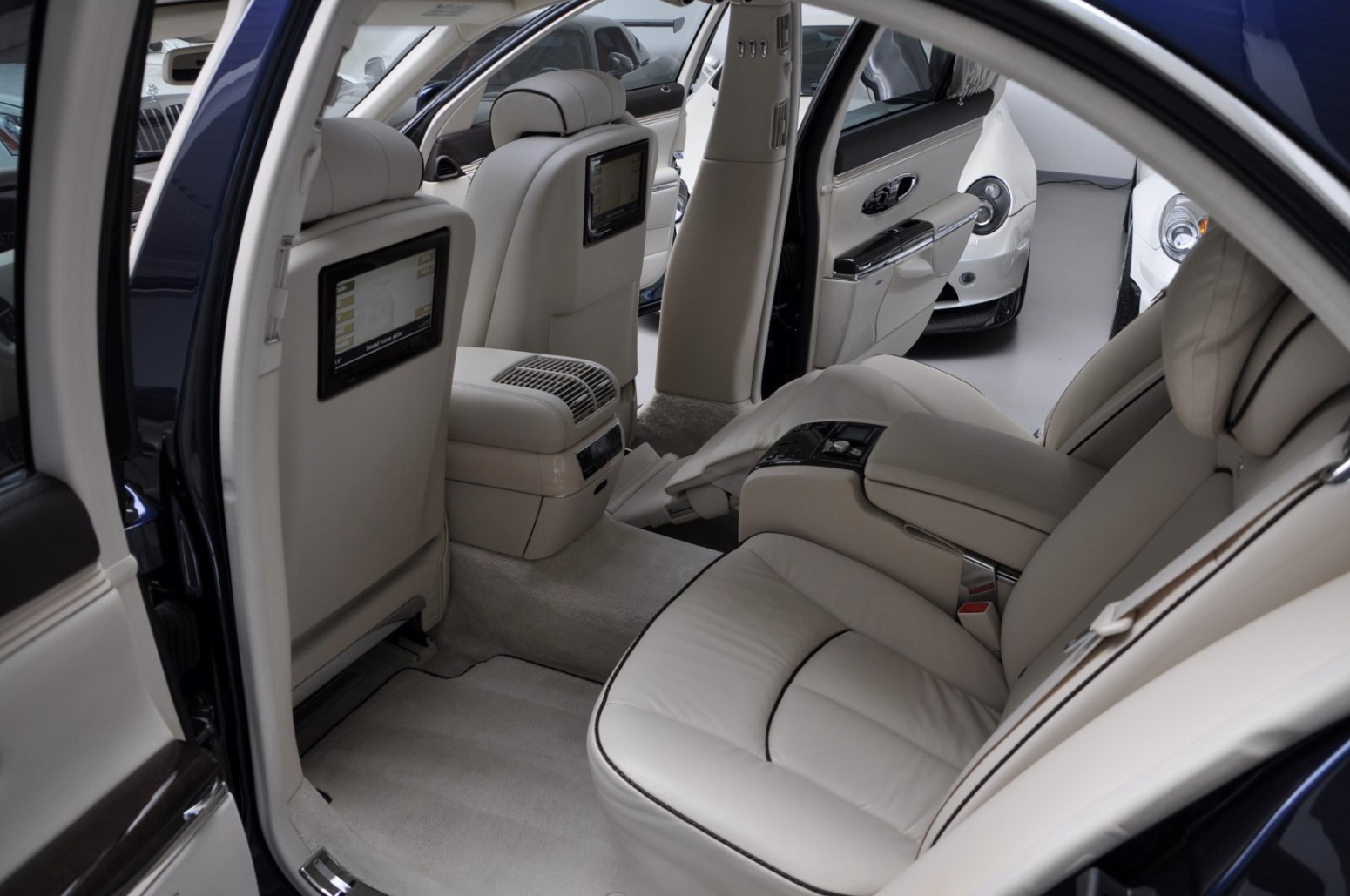 2010 Maybach 57S, 4/20